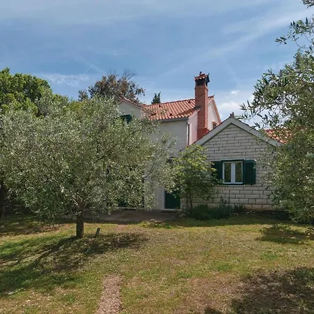Holiday home Gorgeous Home In Pucisca With Wifi *