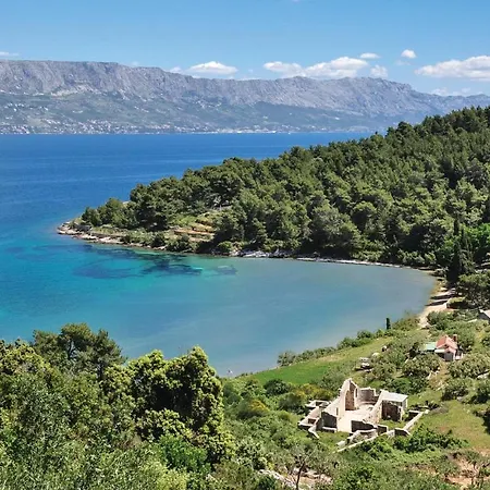 Gorgeous Home In Pucisca With Wifi Pucisca